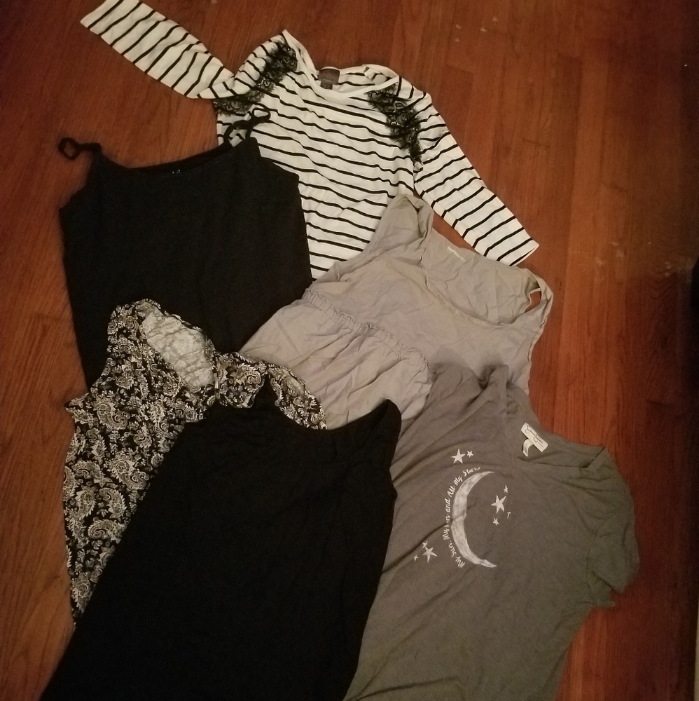 Lot of maternity tops